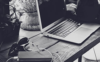 英超争冠已无悬念，阿森纳没掉链子对手却掉了，曼联切尔西利物浦争五